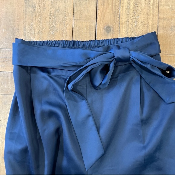 superdown Rachel Satin Cargo Pants Navy Womens Small Joggers Belted Revolve - Picture 5 of 12